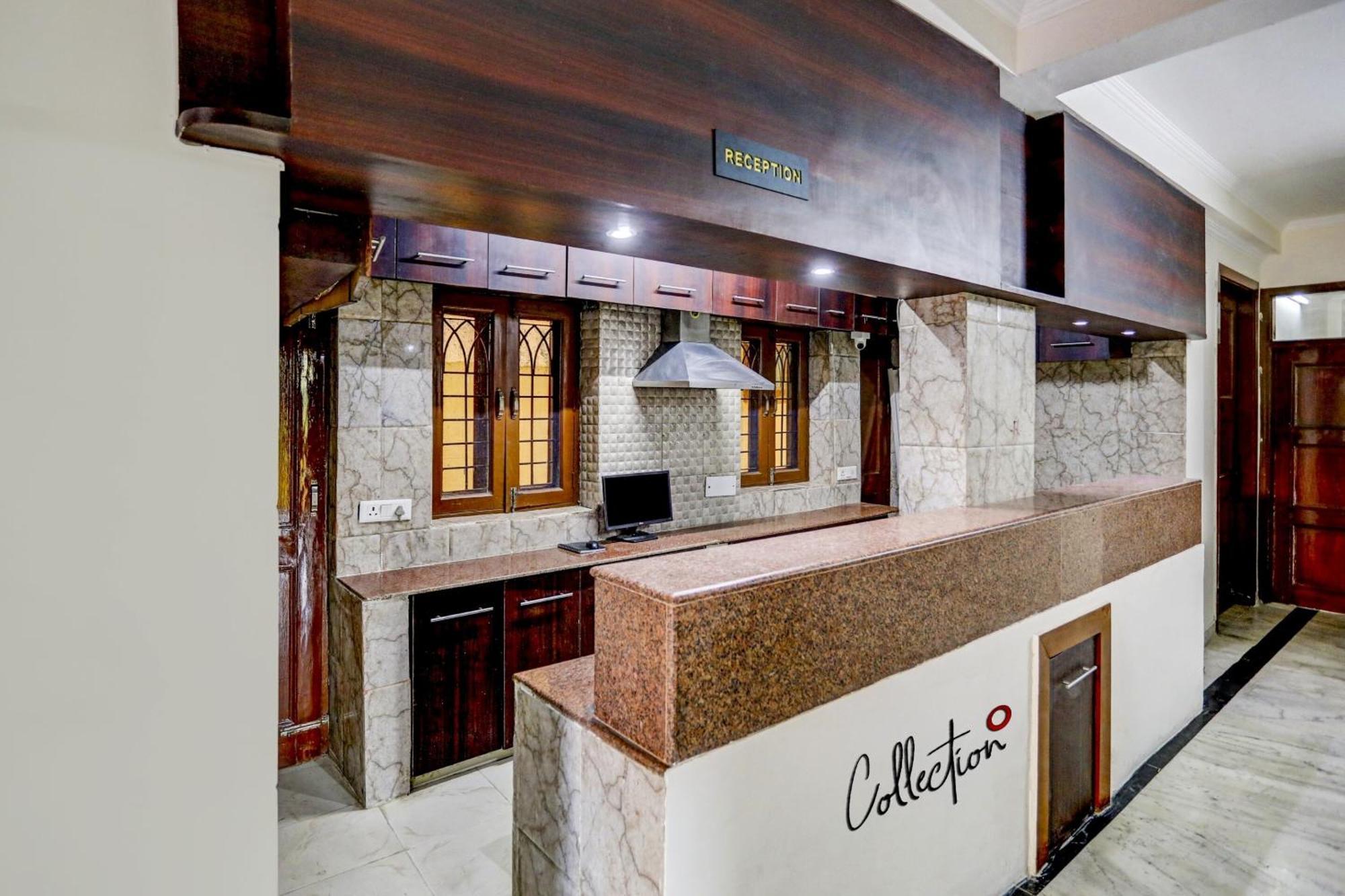Hotel Capital O Uk House Residency Gurgaon Exterior foto