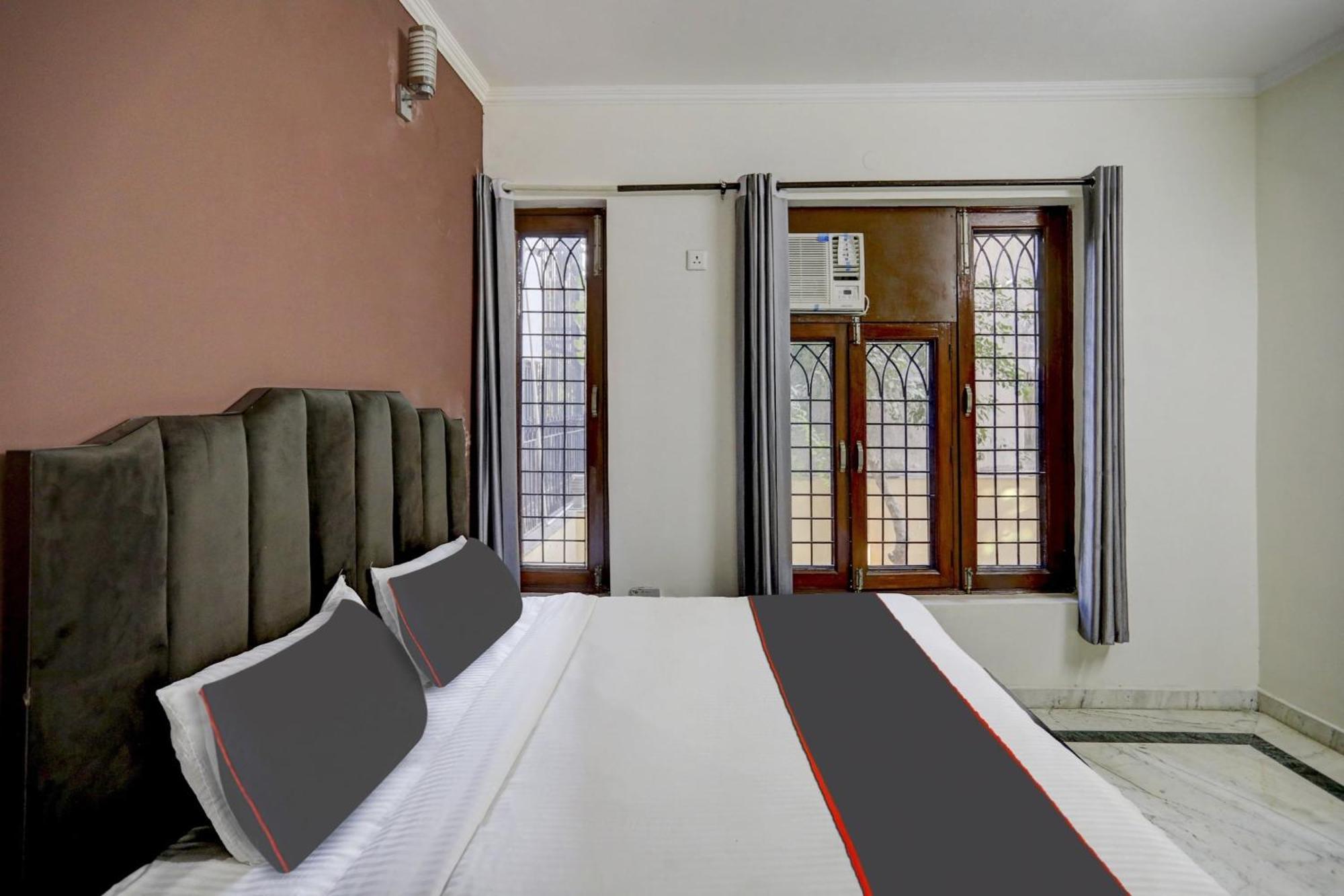 Hotel Capital O Uk House Residency Gurgaon Exterior foto